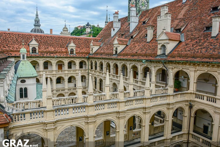 Highline im Landhaushof Graz